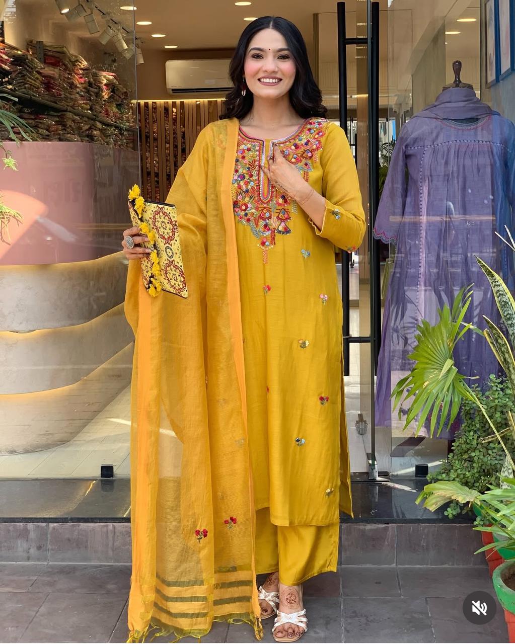 Sufiya Proudly Presenting Pure Royalty In Premium Mul Chanderi